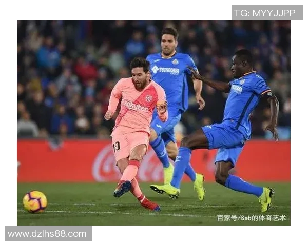 大连万达足球队历代球星实力综合排名与经典瞬间全景解析